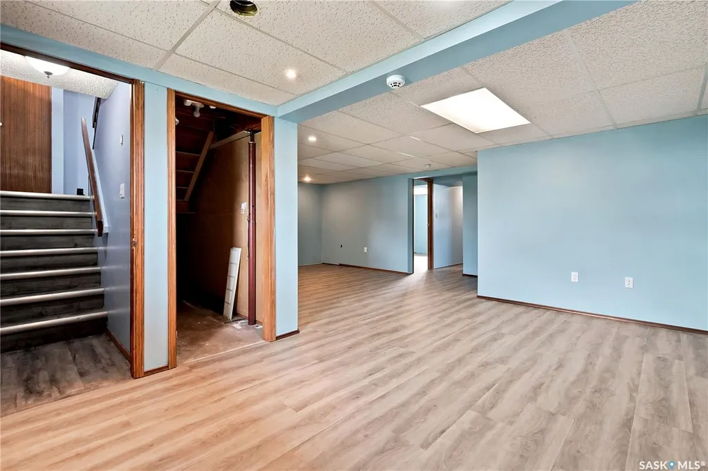 1027 Victory Crescent Regina SK S4N 6X5