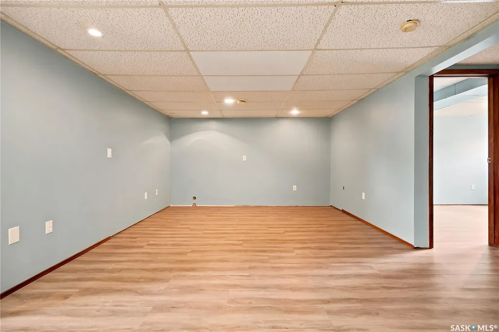 1027 Victory Crescent Regina SK S4N 6X5