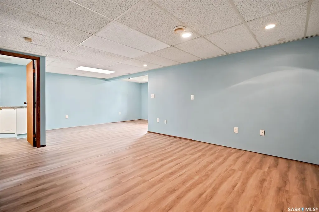 1027 Victory Crescent Regina SK S4N 6X5