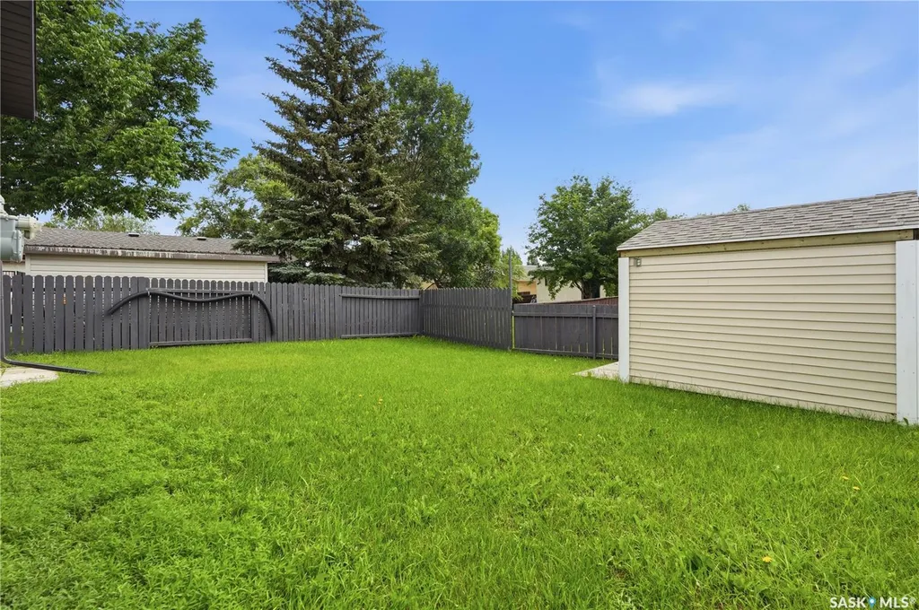 1027 Victory Crescent Regina SK S4N 6X5