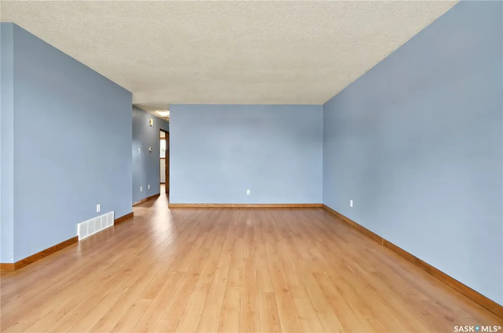 1027 Victory Crescent Regina SK S4N 6X5