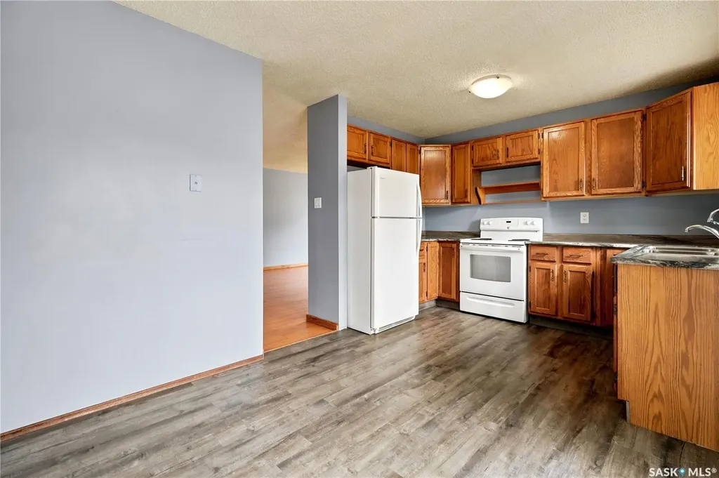 1027 Victory Crescent Regina SK S4N 6X5