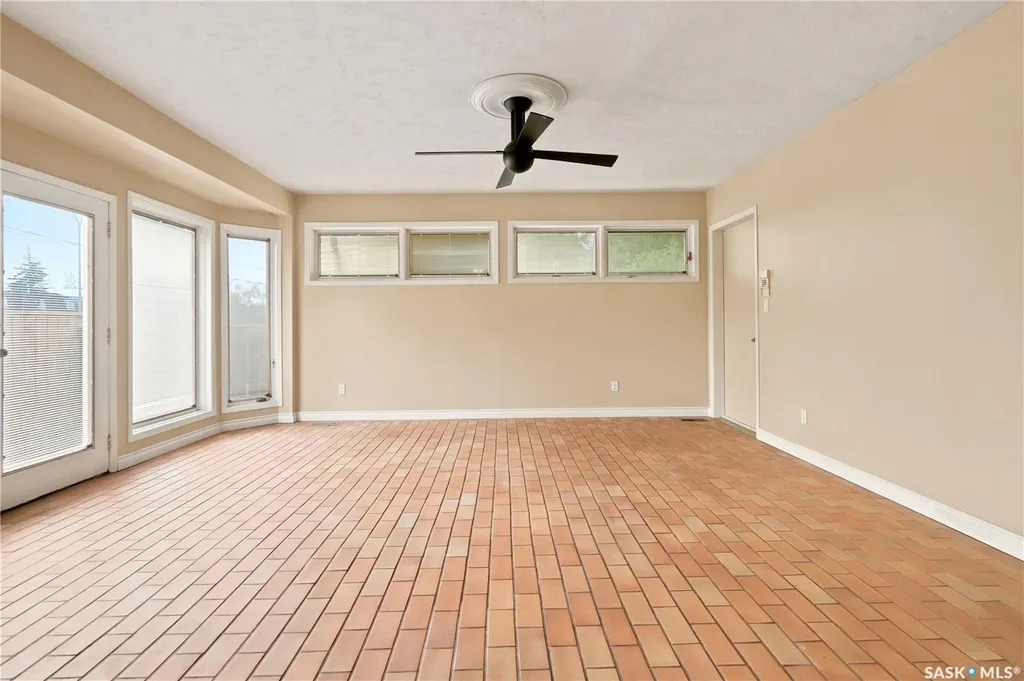 53 Darke Crescent Regina SK S4S 2W5