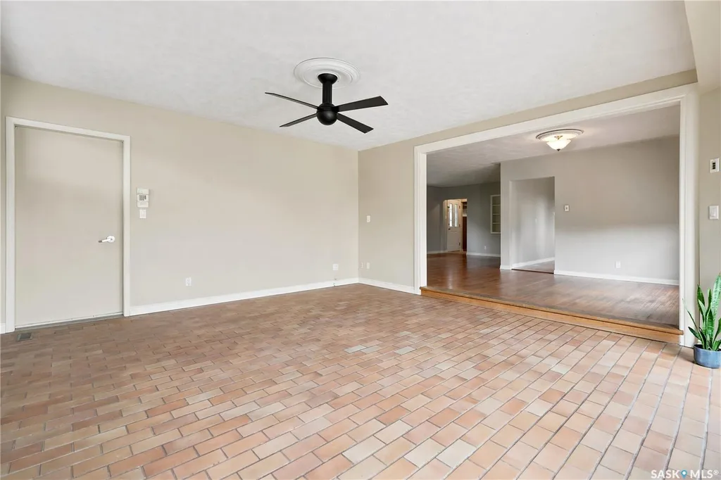 53 Darke Crescent Regina SK S4S 2W5