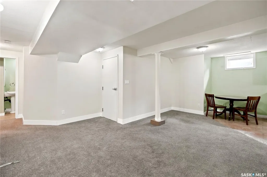 53 Darke Crescent Regina SK S4S 2W5