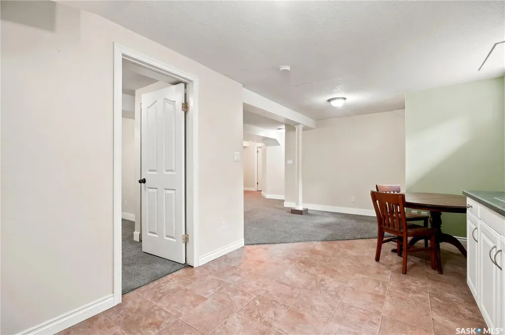 53 Darke Crescent Regina SK S4S 2W5
