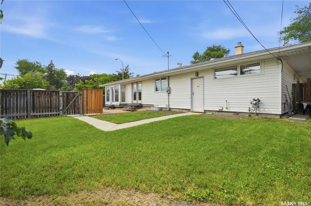 53 Darke Crescent Regina SK S4S 2W5
