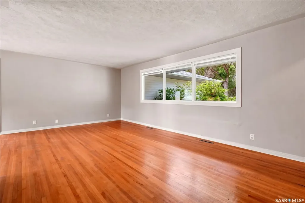 53 Darke Crescent Regina SK S4S 2W5