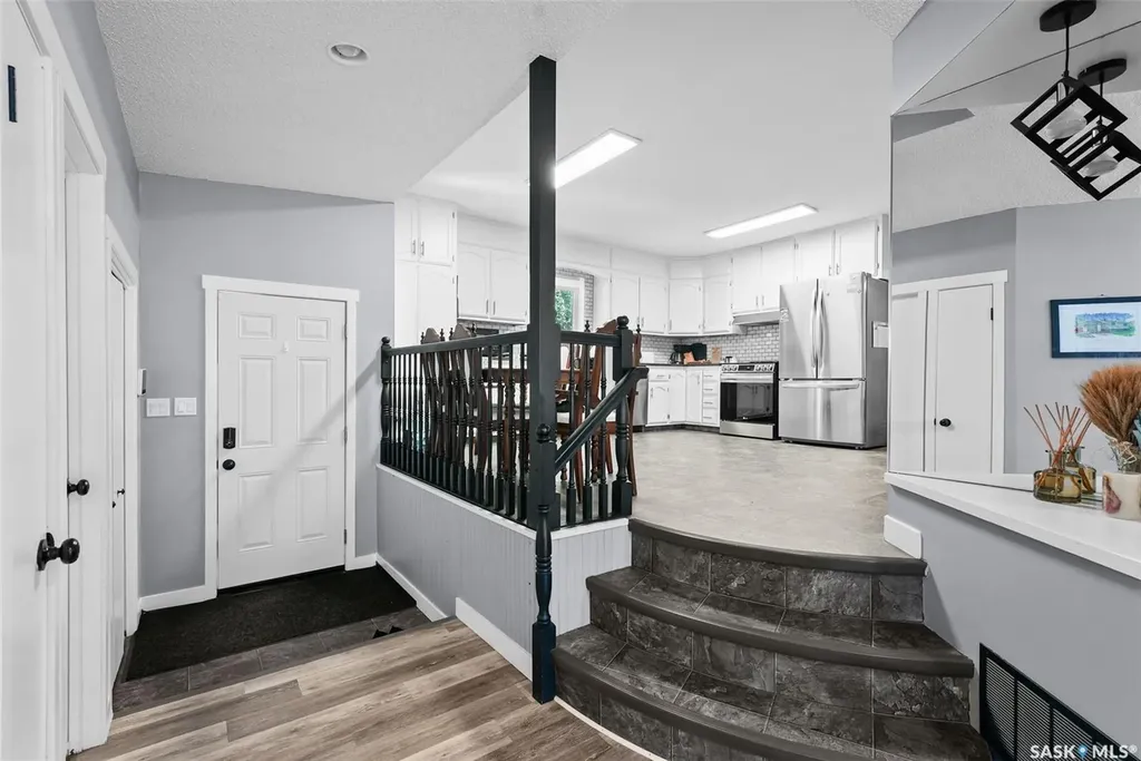 327 Retallack Street Regina SK S4R 3N1