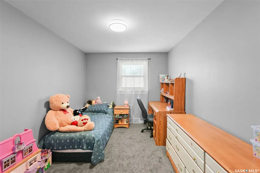 327 Retallack Street Regina SK S4R 3N1