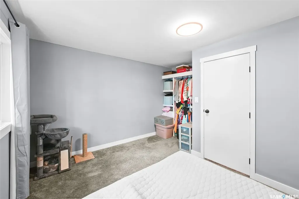 327 Retallack Street Regina SK S4R 3N1