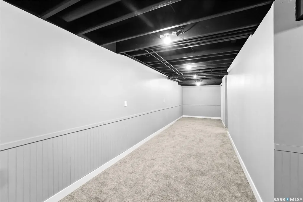 327 Retallack Street Regina SK S4R 3N1
