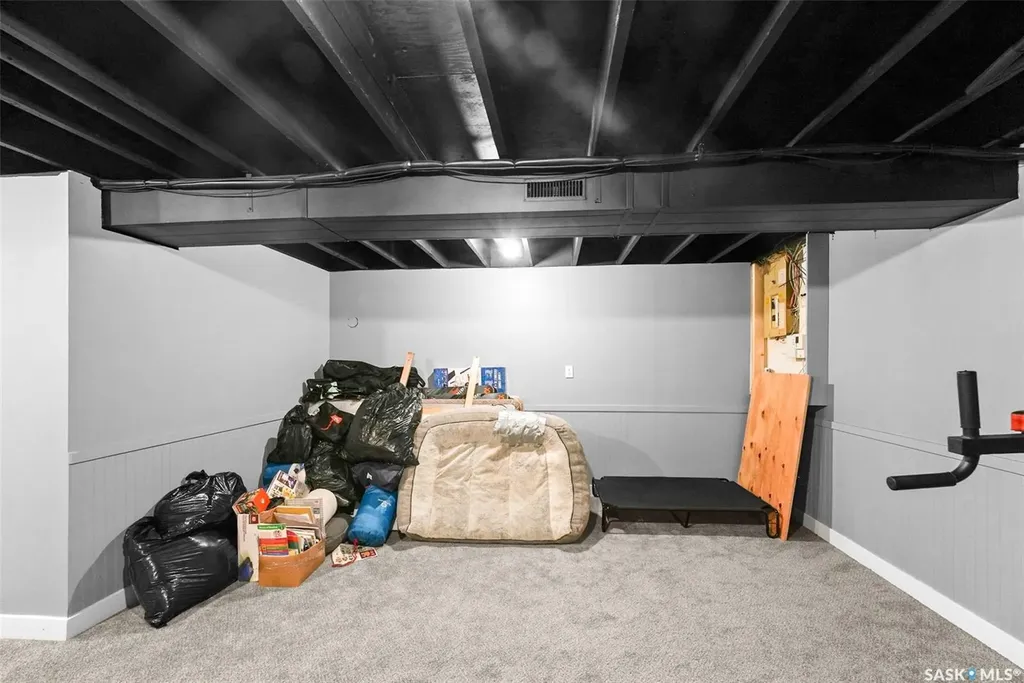 327 Retallack Street Regina SK S4R 3N1