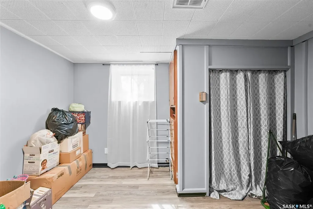 327 Retallack Street Regina SK S4R 3N1