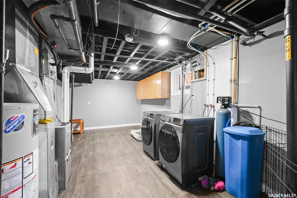 327 Retallack Street Regina SK S4R 3N1
