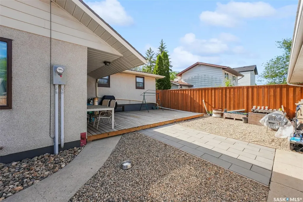 327 Retallack Street Regina SK S4R 3N1
