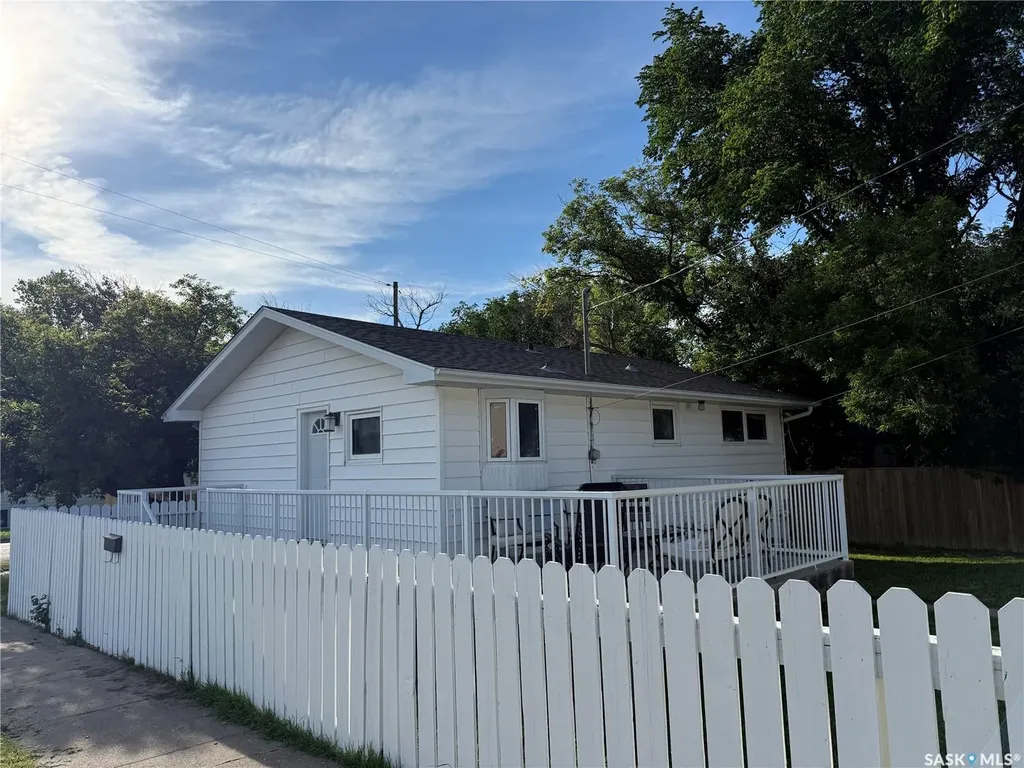 320 Government Road Weyburn SK S4H 2A8