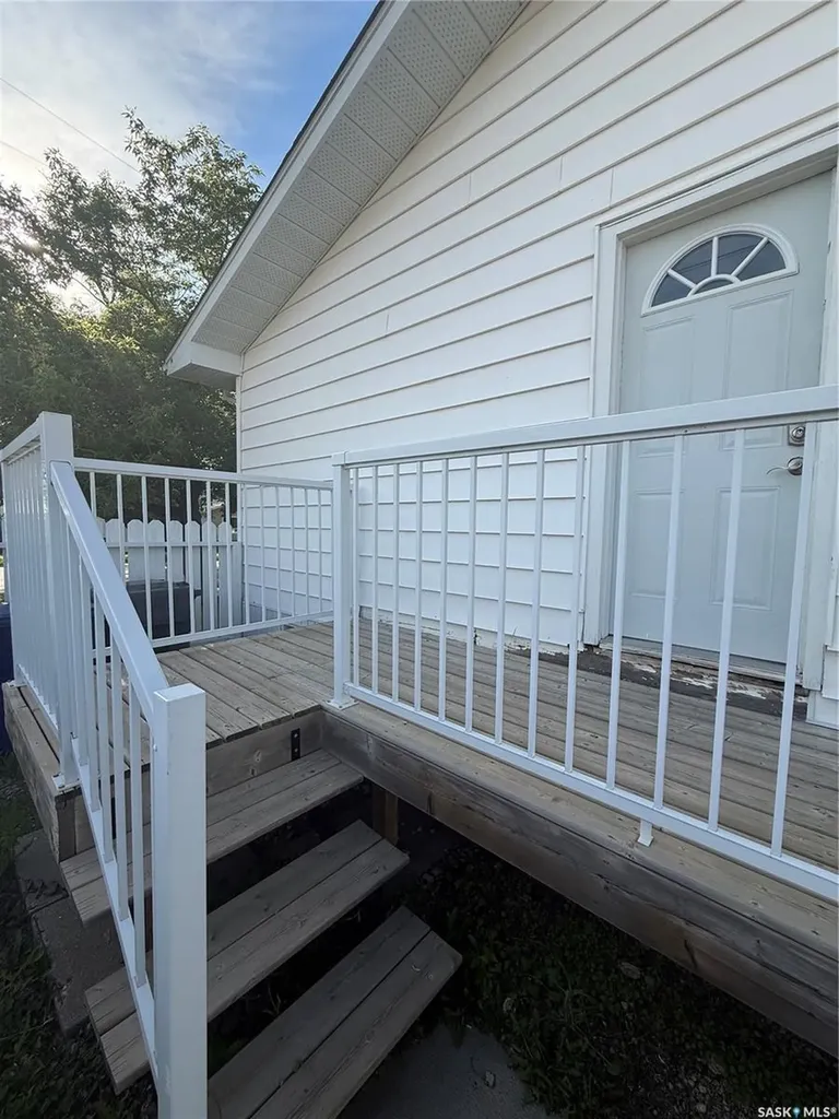 320 Government Road Weyburn SK S4H 2A8
