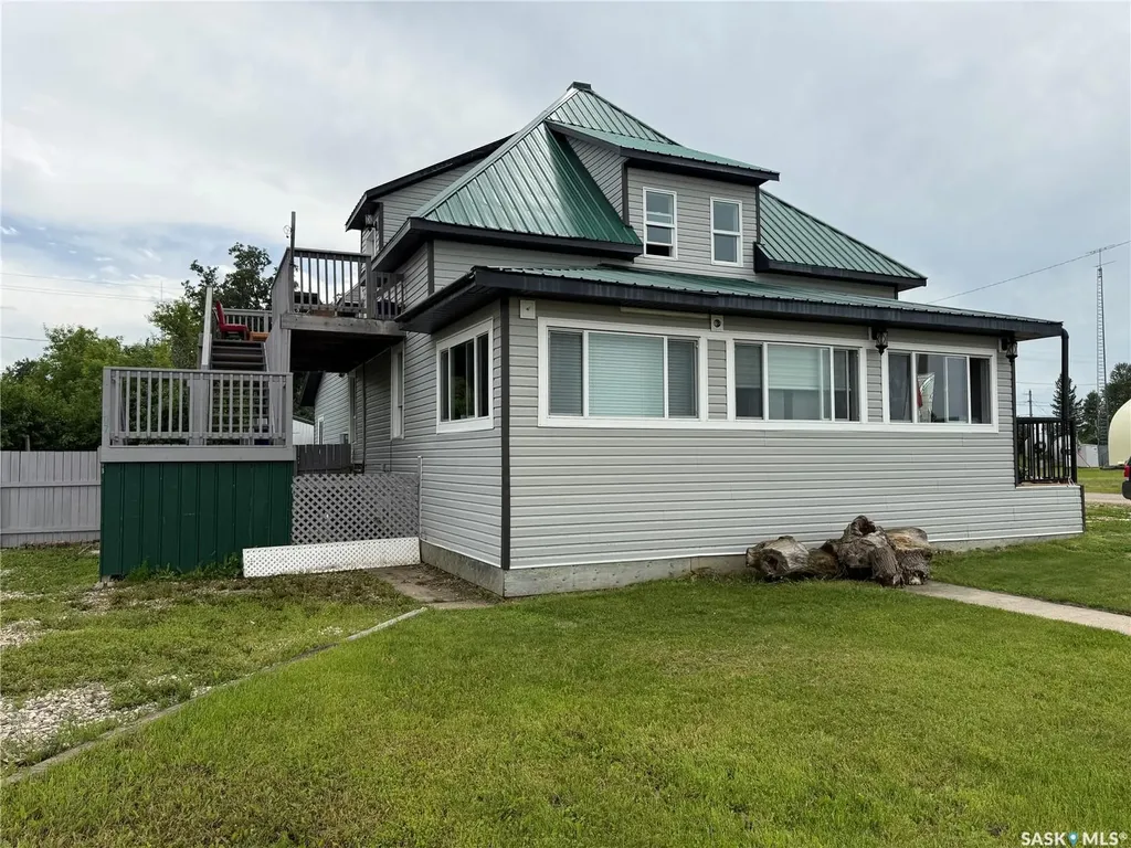 707 Railway Avenue Neudorf SK S0A 2T0
