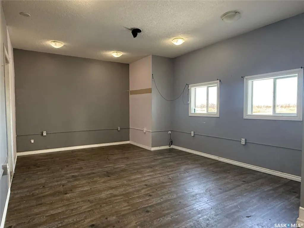 707 Railway Avenue Neudorf SK S0A 2T0