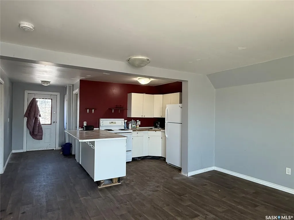 707 Railway Avenue Neudorf SK S0A 2T0