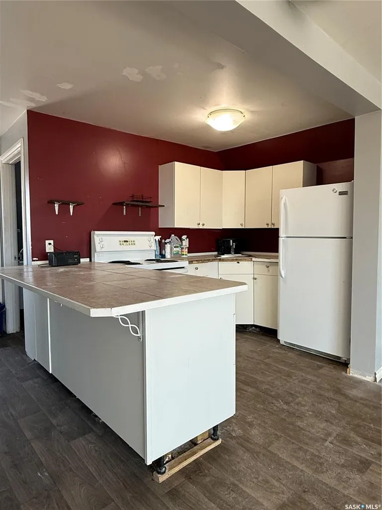 707 Railway Avenue Neudorf SK S0A 2T0