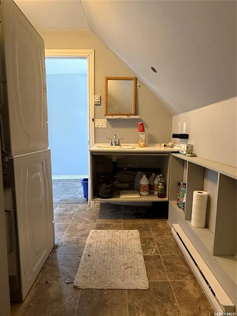 707 Railway Avenue Neudorf SK S0A 2T0