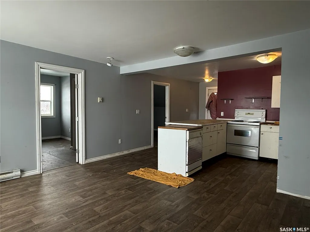 707 Railway Avenue Neudorf SK S0A 2T0