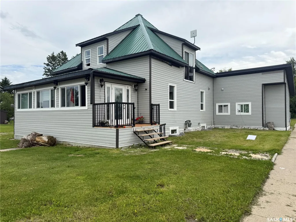 707 Railway Avenue Neudorf SK S0A 2T0