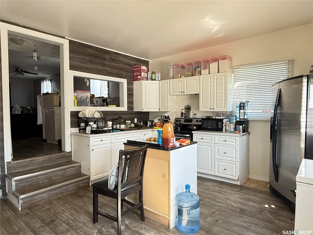 707 Railway Avenue Neudorf SK S0A 2T0