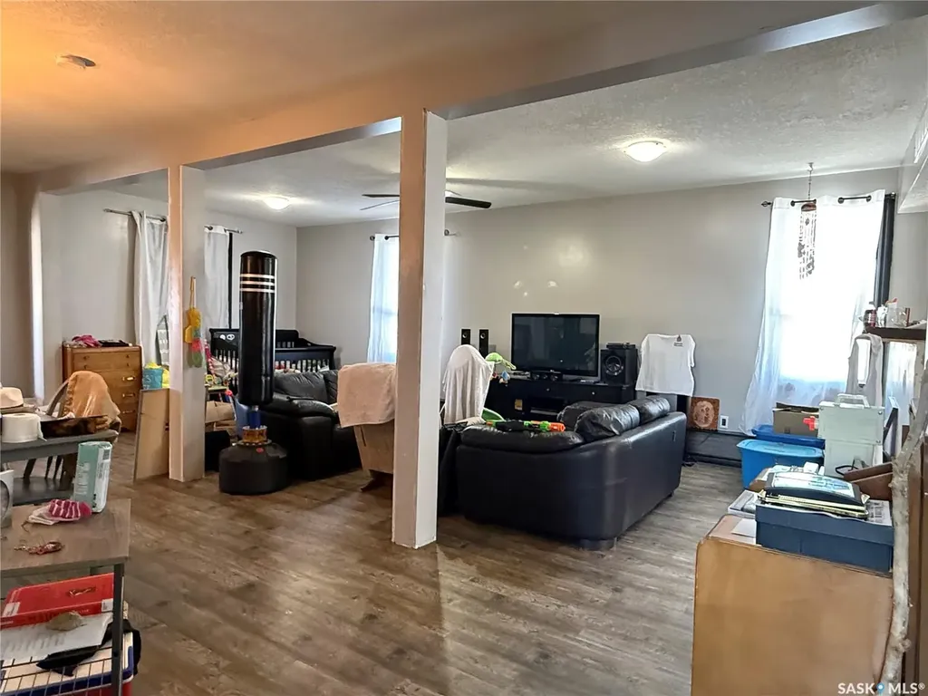 707 Railway Avenue Neudorf SK S0A 2T0