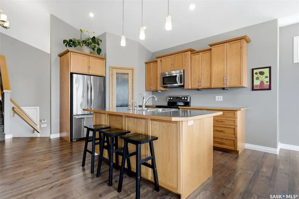 15 Hudson Drive Pilot Butte SK S0G 3Z0