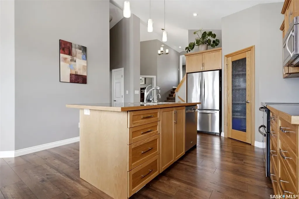 15 Hudson Drive Pilot Butte SK S0G 3Z0