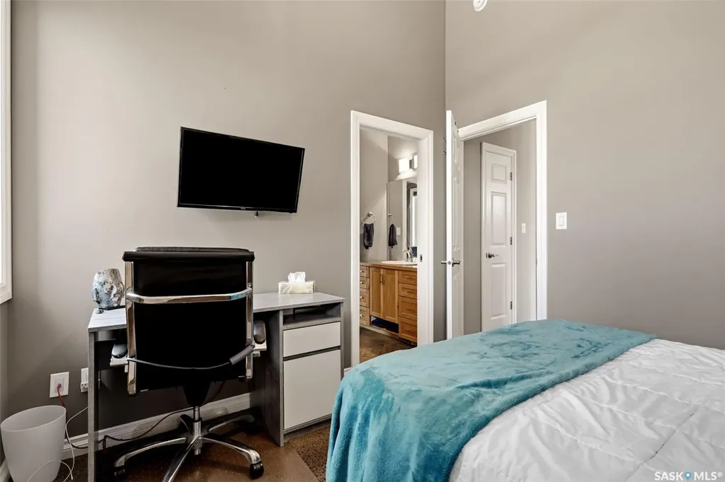 15 Hudson Drive Pilot Butte SK S0G 3Z0