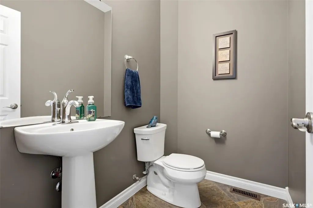 15 Hudson Drive Pilot Butte SK S0G 3Z0