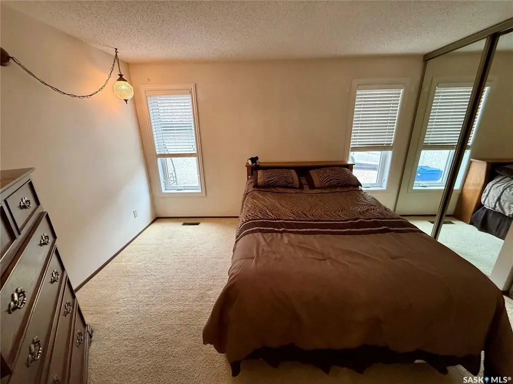 831 Seymour Crescent N Regina SK S4X 2B6