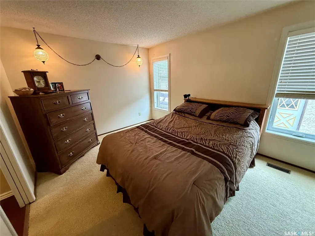 831 Seymour Crescent N Regina SK S4X 2B6