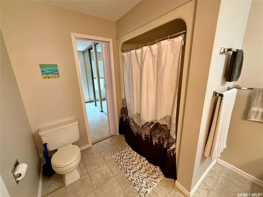 831 Seymour Crescent N Regina SK S4X 2B6