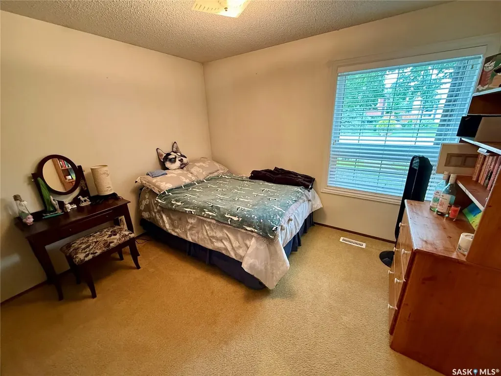 831 Seymour Crescent N Regina SK S4X 2B6