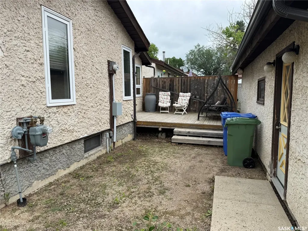 831 Seymour Crescent N Regina SK S4X 2B6