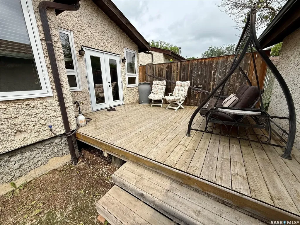 831 Seymour Crescent N Regina SK S4X 2B6
