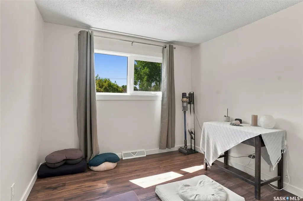 1615 Adelaide Street E Saskatoon SK S7J 0J2