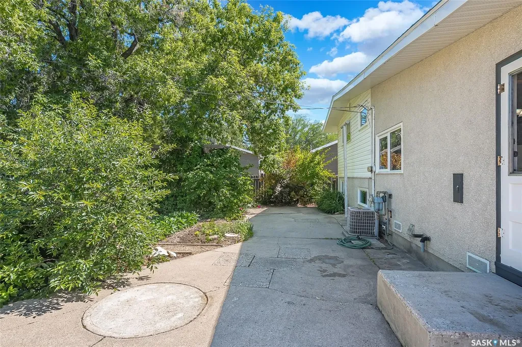 1615 Adelaide Street E Saskatoon SK S7J 0J2