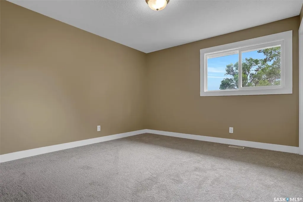 34 Armstrong Bay Regina SK S4N 4G7