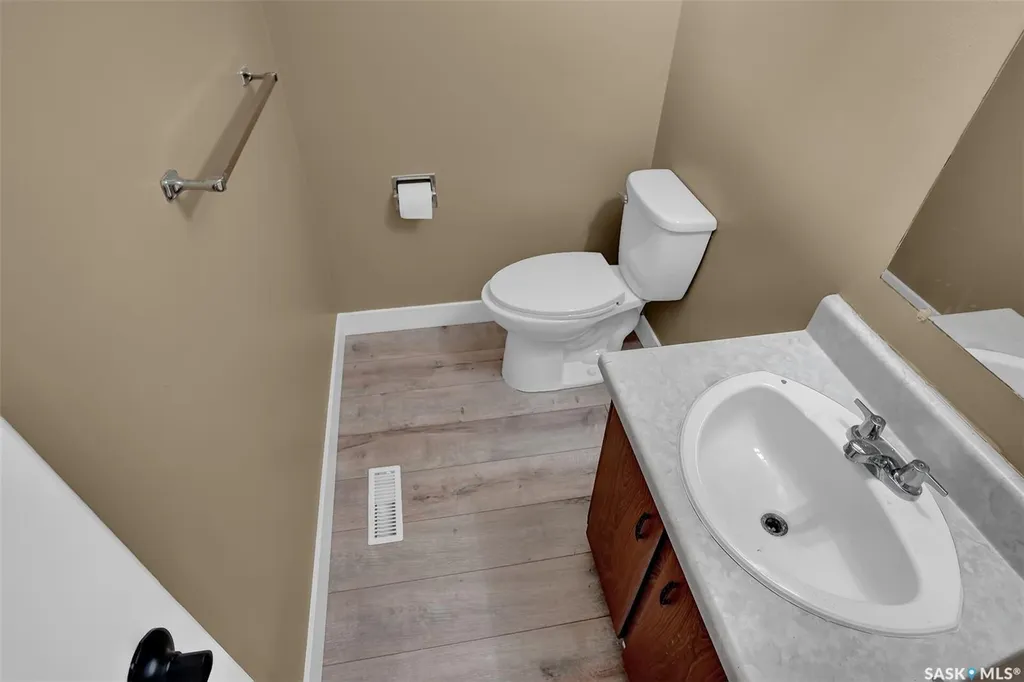 34 Armstrong Bay Regina SK S4N 4G7