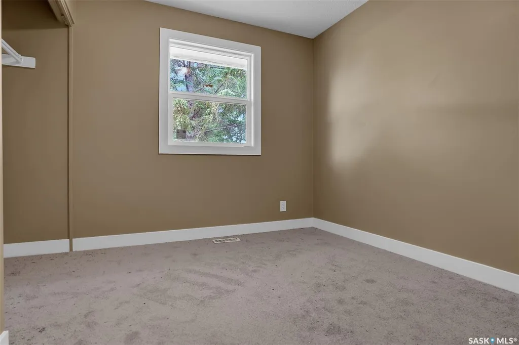 34 Armstrong Bay Regina SK S4N 4G7