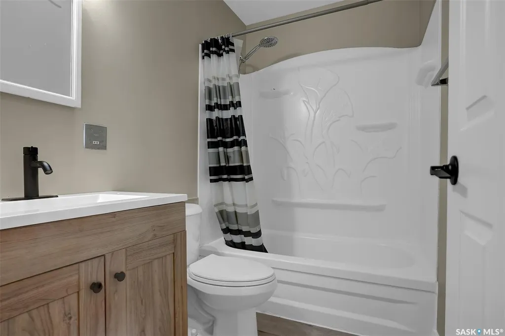 34 Armstrong Bay Regina SK S4N 4G7
