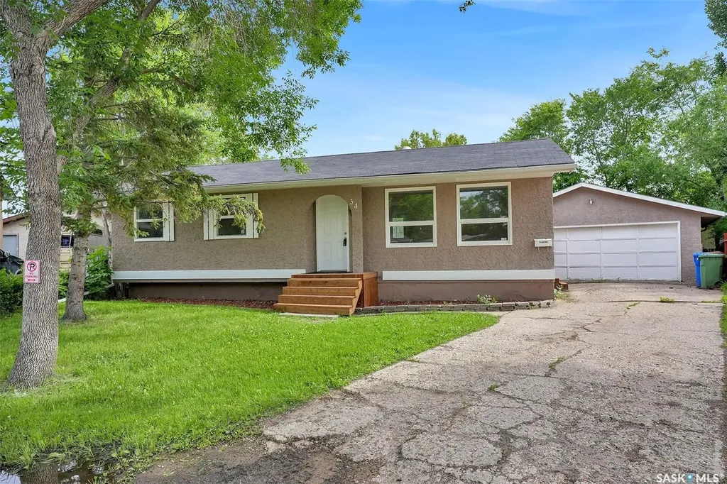 34 Armstrong Bay Regina SK S4N 4G7