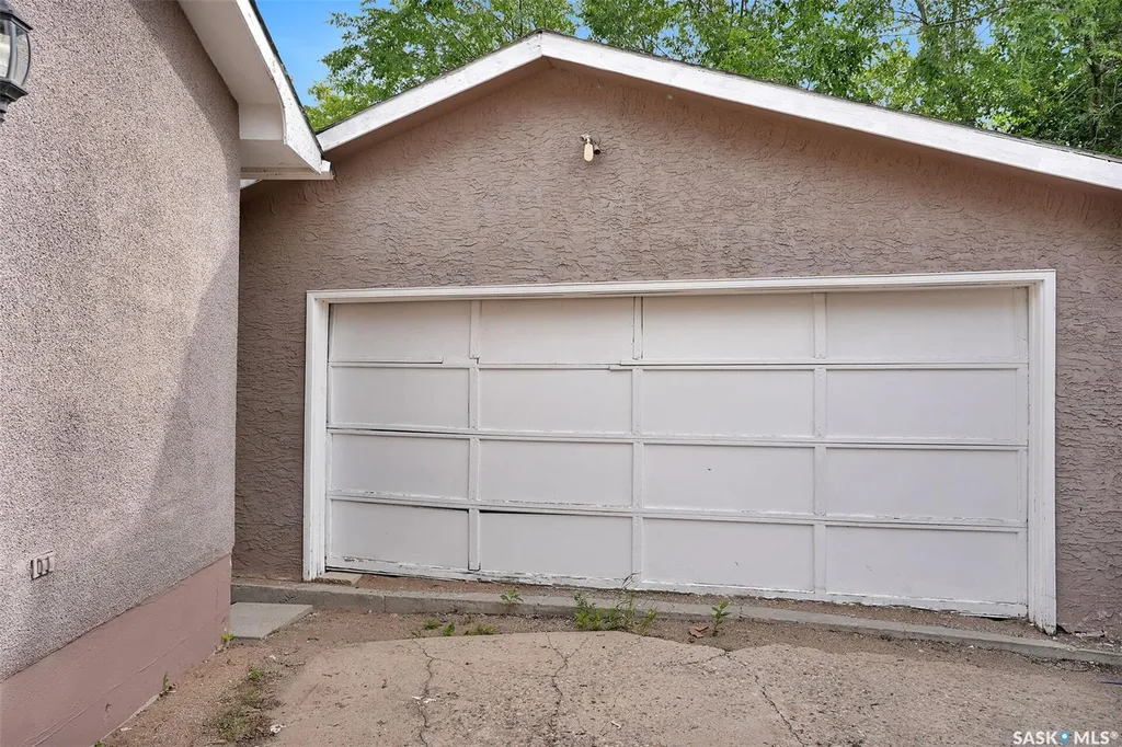 34 Armstrong Bay Regina SK S4N 4G7