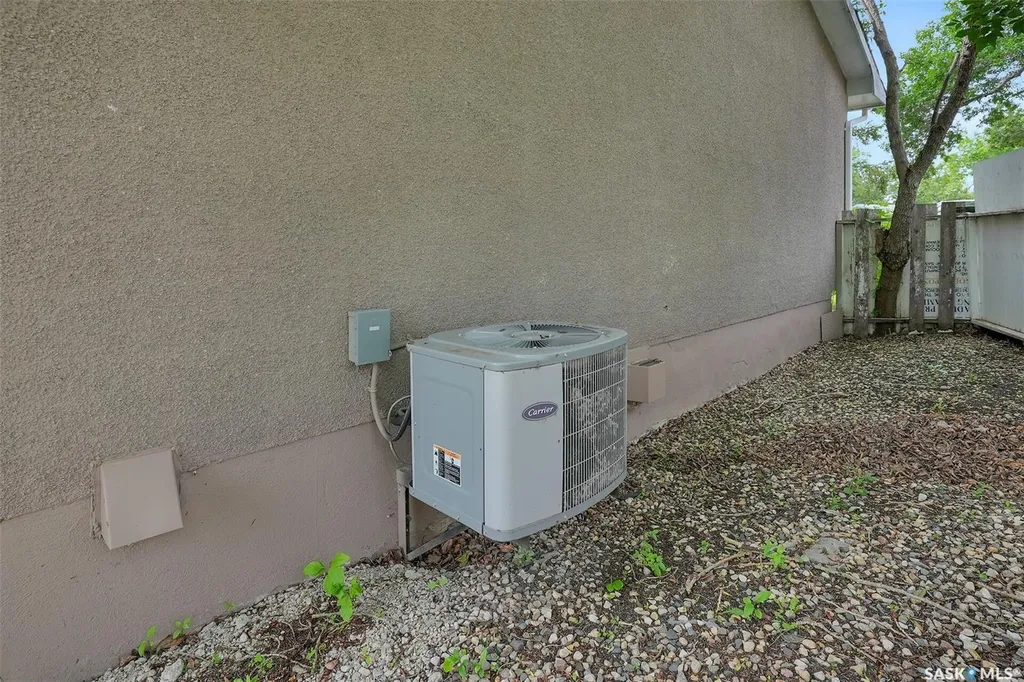 34 Armstrong Bay Regina SK S4N 4G7